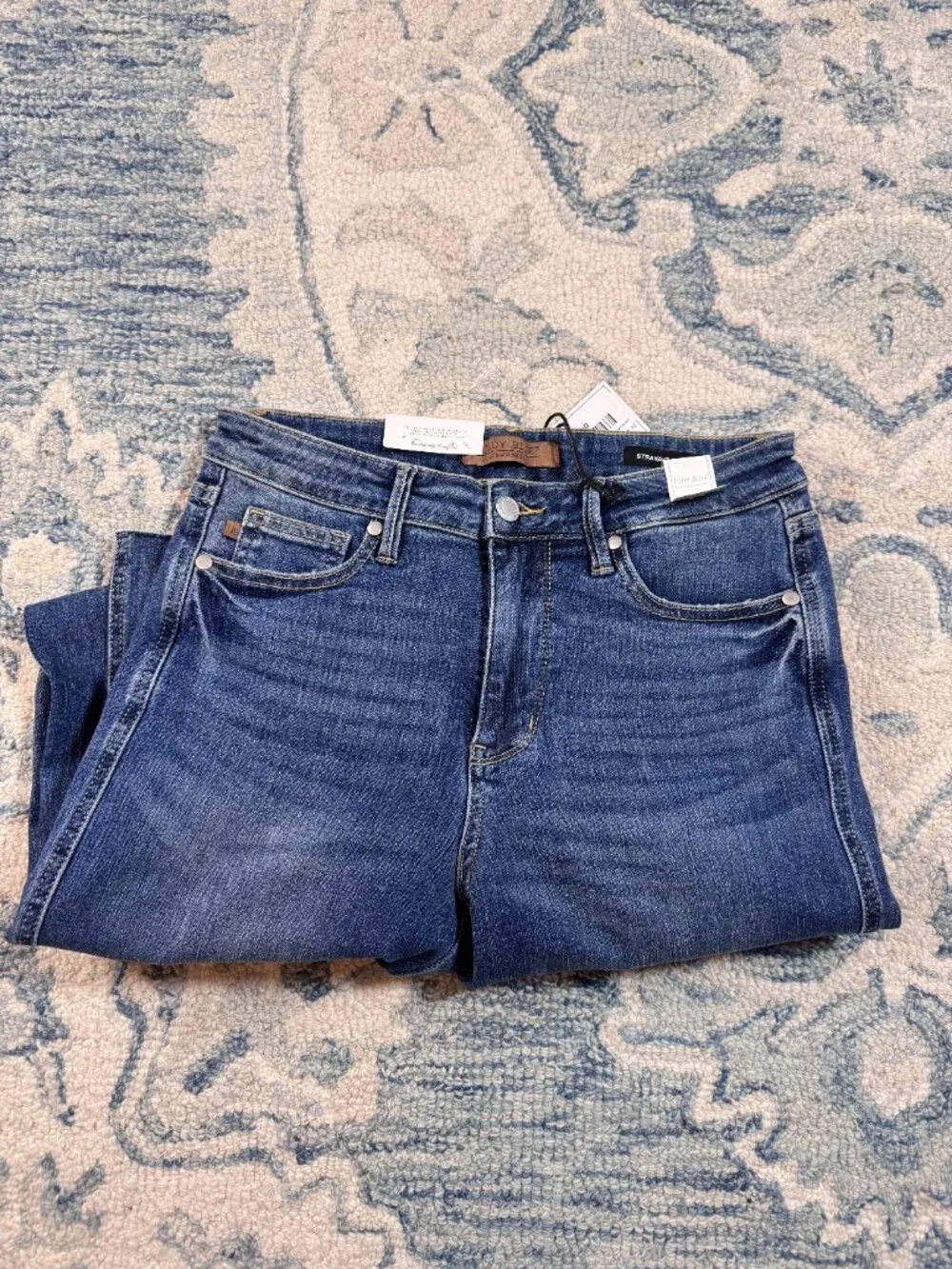 NWT Judy Blue Tummy Control Straight Leg Mid Rise Size 7/28 Style #:JB88870MD